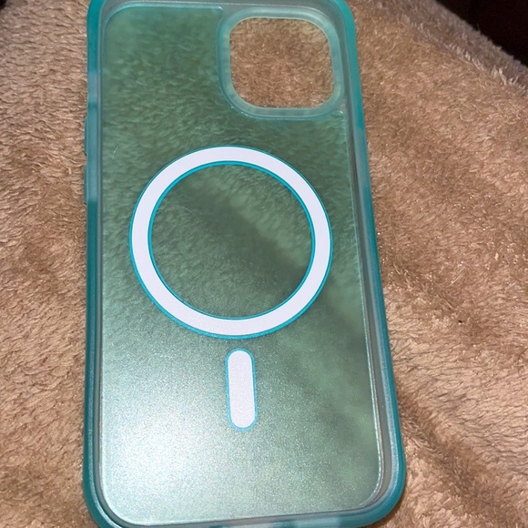 iPhone 13 mag charger case - Picture 2 of 3